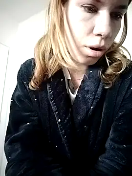 Snapshot of EvaRush chatting on 11-06-25, 09:57 EvaRush online show from 11-06-25, 09:57