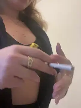 Snapshot of EvaRush chatting on 02-16-25, 06:43 EvaRush online show from 02-16-25, 06:43