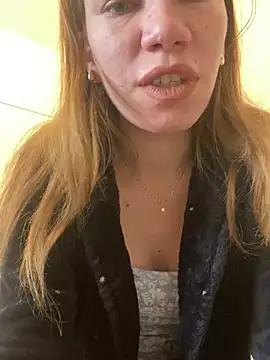 Snapshot of EvaRush chatting on 02-04-25, 09:28 EvaRush online show from 02-04-25, 09:28