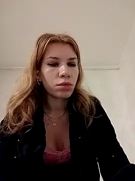 Snapshot of EvaRush chatting on 10-09-25, 08:20 EvaRush online show from 10-09-25, 08:20