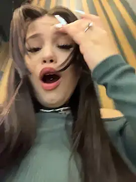 Chloe  Moon online show from 10-24-25, 01:10