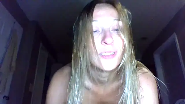 Snapshot of Ashphroditegemini chatting on 06-22-26, 03:23 Ashphroditegemini online show from 06-22-26, 03:23