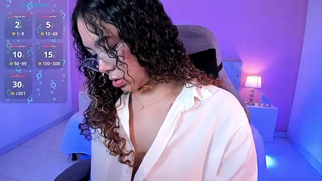 Snapshot of LunaRose5 chatting on 03-08-25, 03:39 LunaRose5 online show from 03-08-25, 03:39