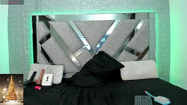 Snapshot of Kayal-stone chatting on 12-15-24, 07:13 Kayal-stone online show from 12-15-24, 07:13