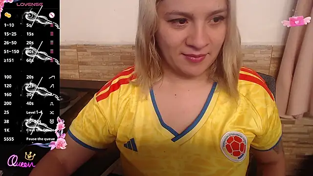 Snapshot of athenea_russo4 chatting on 06-23-26, 07:12 athenea russo4 online show from 06-23-26, 07:12