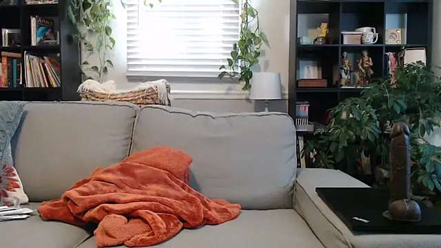 LauLauPAWG online show from 03-11-25, 01:12