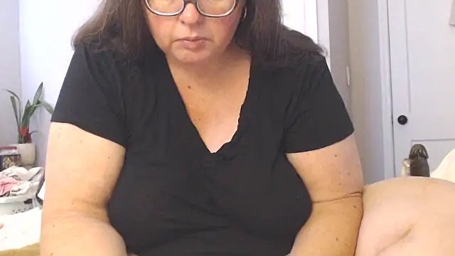 LauLauPAWG online show from 05-08-26, 06:12