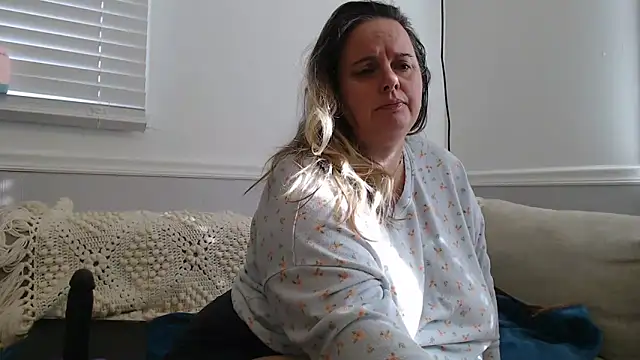 LauLauPAWG online show from 02-04-25, 07:55