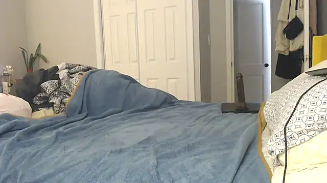LauLauPAWG online show from 05-16-26, 01:37