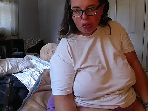 LauLauPAWG online show from 09-19-25, 04:44