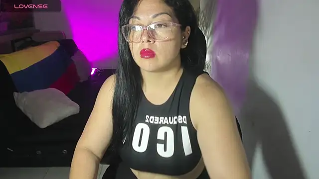 Snapshot of jessicarabbit_1 chatting on 07-04-26, 04:08 jessicarabbit 1 online show from 07-04-26, 04:08