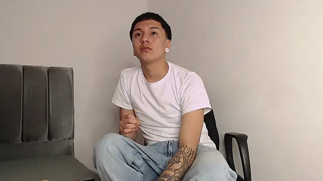 Snapshot of alex-lover chatting on 09-16-25, 12:55 alex-lover online show from 09-16-25, 12:55