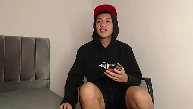 Snapshot of alex-lover chatting on 02-16-25, 05:04 alex-lover online show from 02-16-25, 05:04