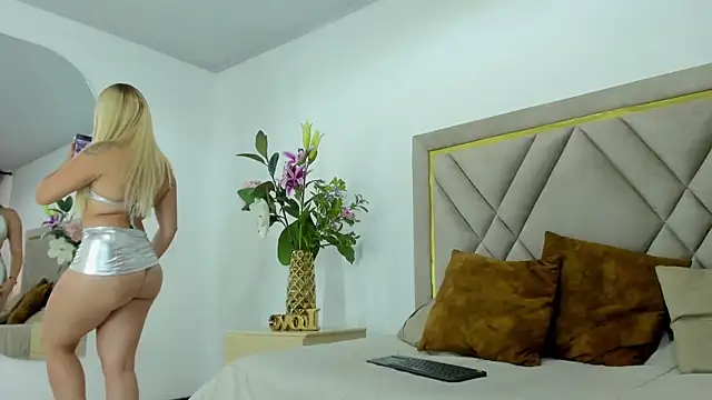 emily queen2 online show from 04-14-26, 06:57