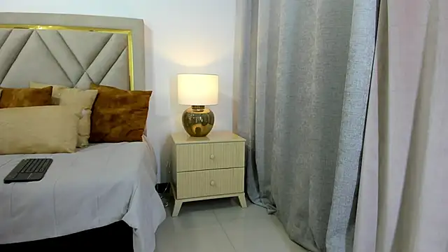 emily queen2 online show from 10-22-25, 07:02