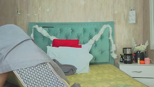 Marcelaa fox online show from 12-19-25, 10:34