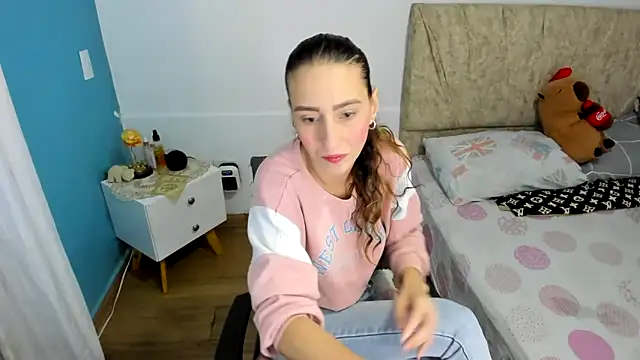 RachelJones  online show from 04-11-26, 05:04