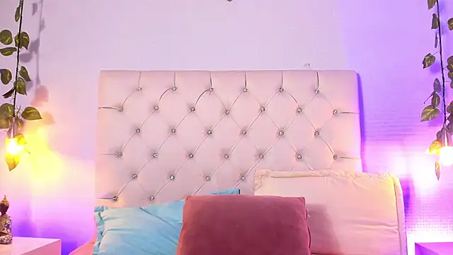 Isabella Flowers online show from 10-09-25, 07:47