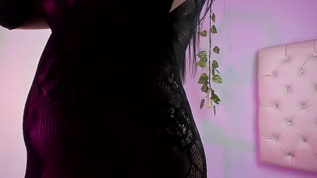 Isabella Flowers online show from 11-14-25, 08:56