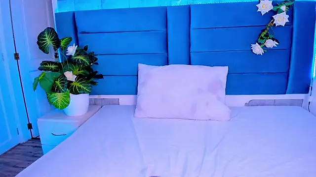 Snapshot of DakottaHill chatting on 02-20-25, 02:57 DakottaHill online show from 02-20-25, 02:57