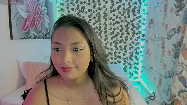 Snapshot of daren_paulina chatting on 01-17-25, 01:15 daren paulina online show from 01-17-25, 01:15
