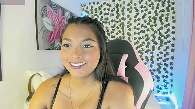 Snapshot of daren_paulina chatting on 03-05-25, 11:16 daren paulina online show from 03-05-25, 11:16