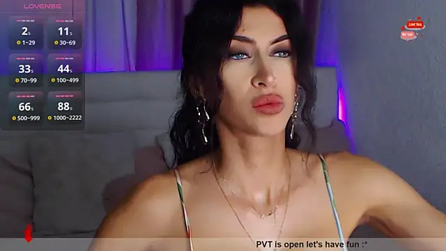 Snapshot of Hennessy_XO chatting on 05-22-26, 05:33 Hennessy XO online show from 05-22-26, 05:33