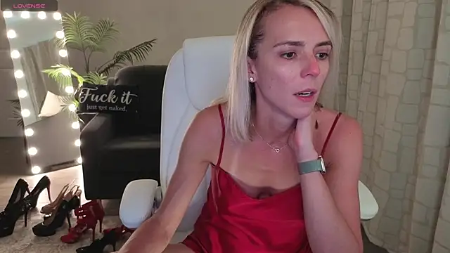 YourMarthaMayer online show from 04-06-26, 01:23