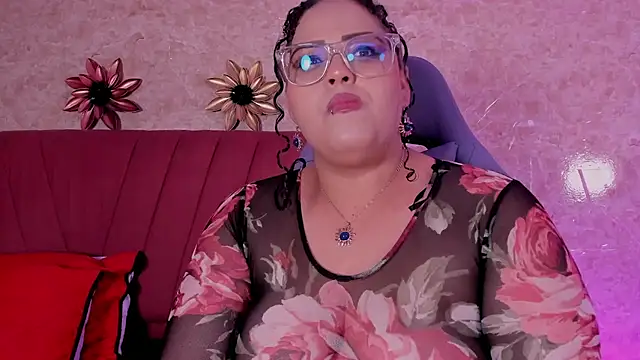 juli 2tyes online show from 10-24-25, 04:22