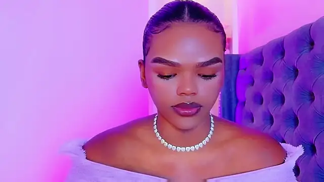 CamiEstrada online show from 11-18-25, 10:34