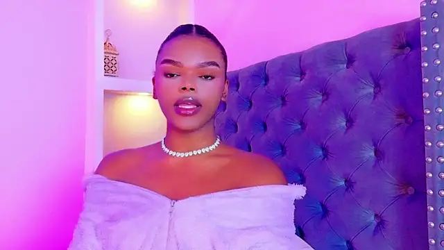 CamiEstrada online show from 12-17-25, 02:16