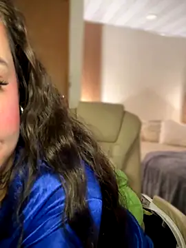 Mae Henao9 online show from 11-23-25, 08:57