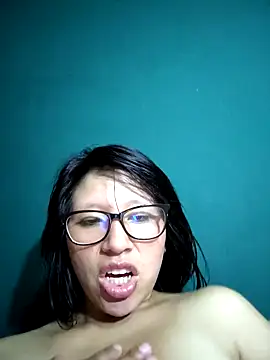 Snapshot of Giviper1 chatting on 12-23-24, 07:38 Giviper1 online show from 12-23-24, 07:38