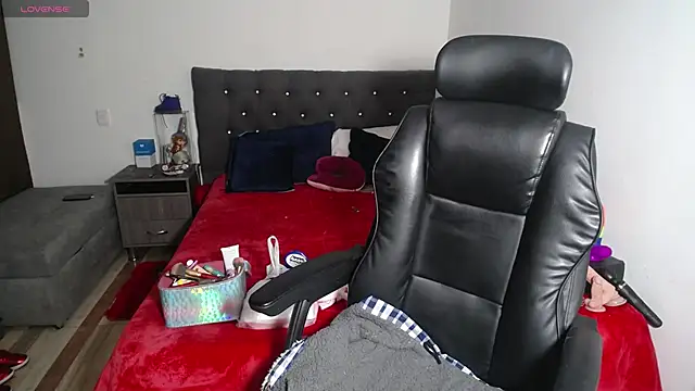 girl naugthy online show from 11-05-25, 02:03