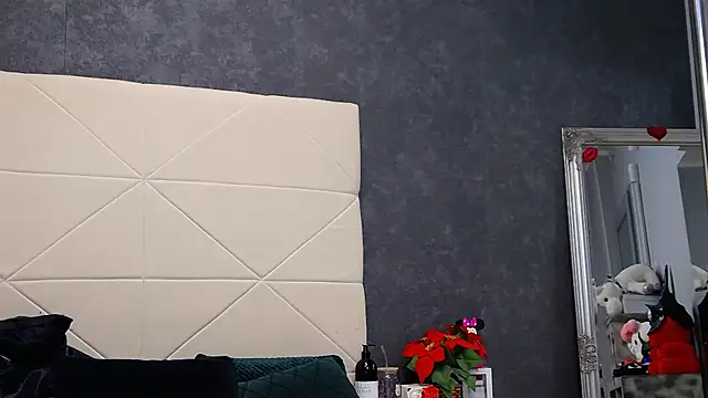 IssaSmith online show from 04-21-26, 07:26