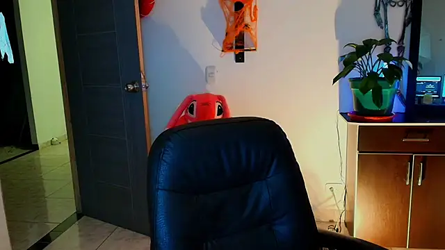 TinnaDawsom online show from 10-27-25, 12:55