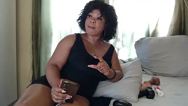 Foxybrownxx1 online show from 01-15-26, 07:01