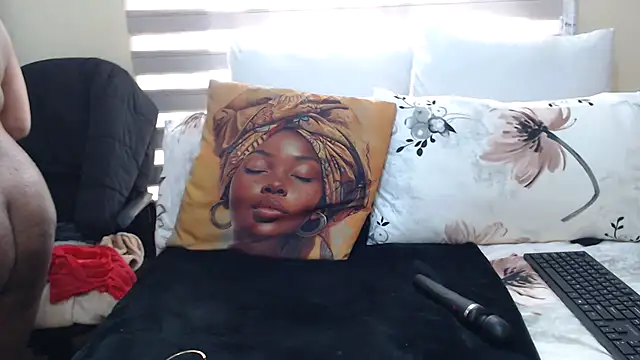 Foxybrownxx1 online show from 05-31-26, 08:09