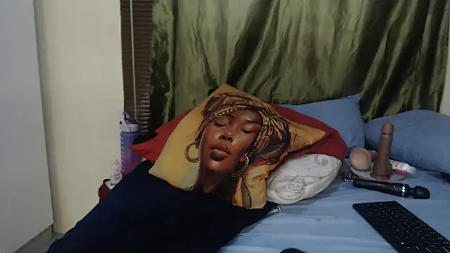 Foxybrownxx1 online show from 04-03-26, 07:20