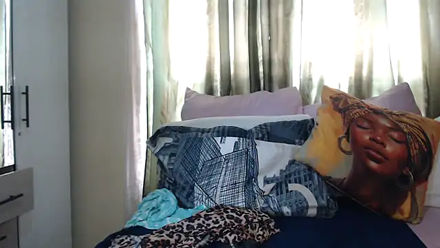 Foxybrownxx1 online show from 11-26-25, 07:08