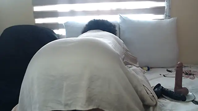 Foxybrownxx1 online show from 05-28-26, 08:11