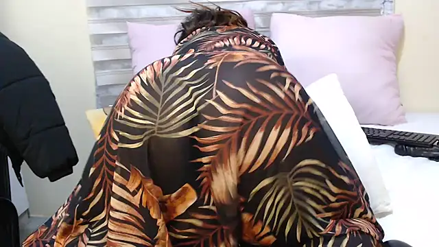 Foxybrownxx1 online show from 05-26-26, 05:44