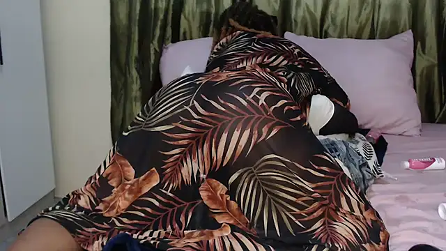 Foxybrownxx1 online show from 11-25-25, 06:19