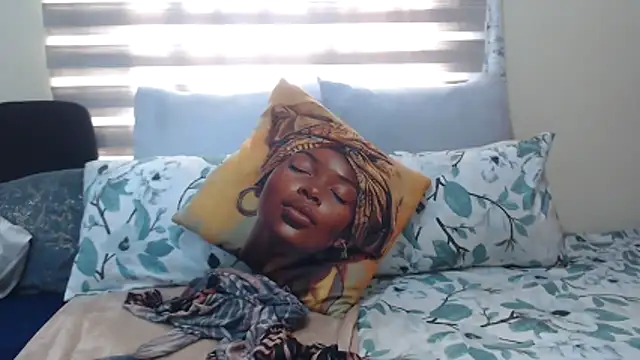 Foxybrownxx1 online show from 05-20-26, 07:38