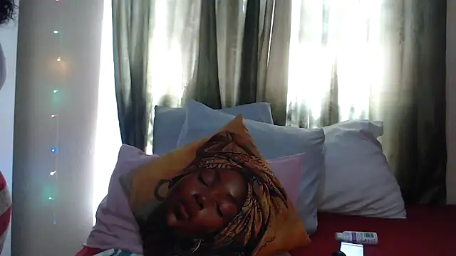 Foxybrownxx1 online show from 12-18-25, 06:29