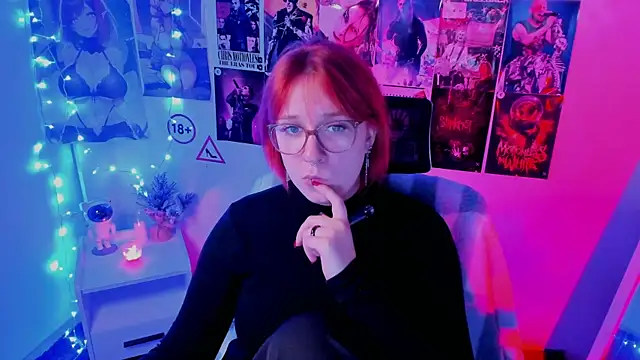 Snapshot of Rudy_02 chatting on 10-21-25, 12:15 Rudy 02 online show from 10-21-25, 12:15