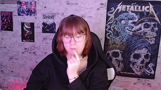 Snapshot of Rudy_02 chatting on 05-09-26, 10:51 Rudy 02 online show from 05-09-26, 10:51