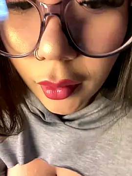 LylaLee111 online show from 09-19-25, 01:15