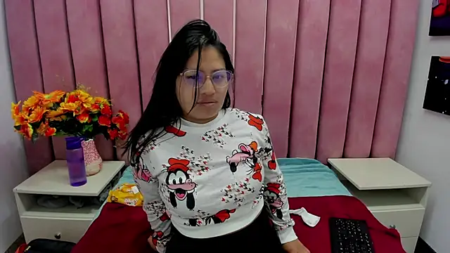 Miaa Smiith  online show from 09-25-25, 03:01