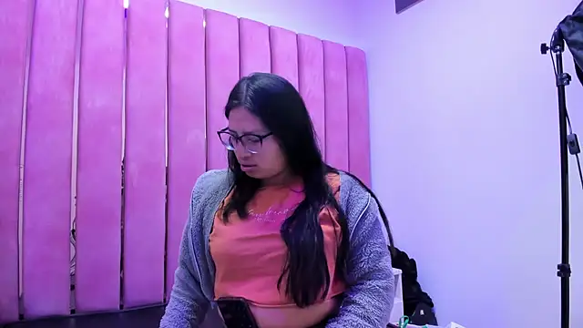 Miaa Smiith  online show from 11-25-25, 03:29